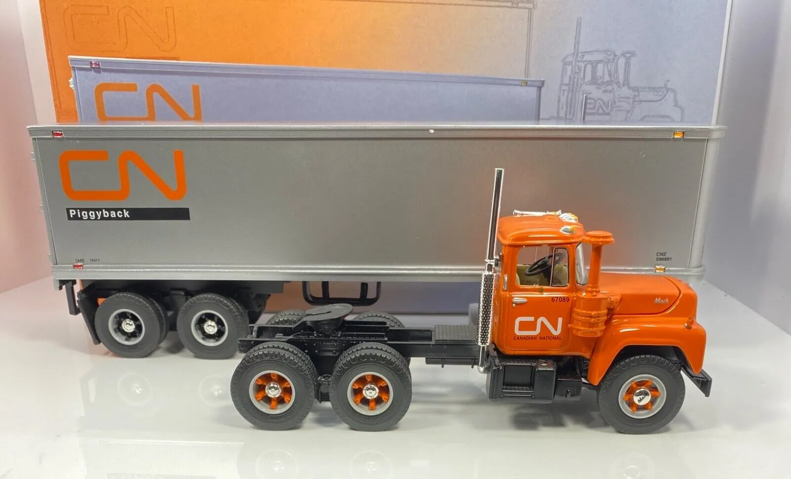 51082 diecast truck models canada mack pinnacle