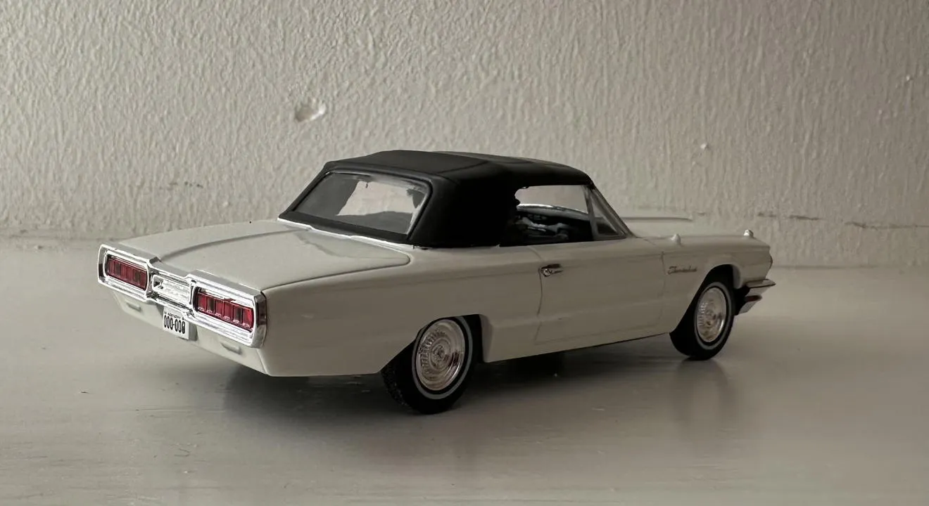 51089 1966 thunderbird diecast model details