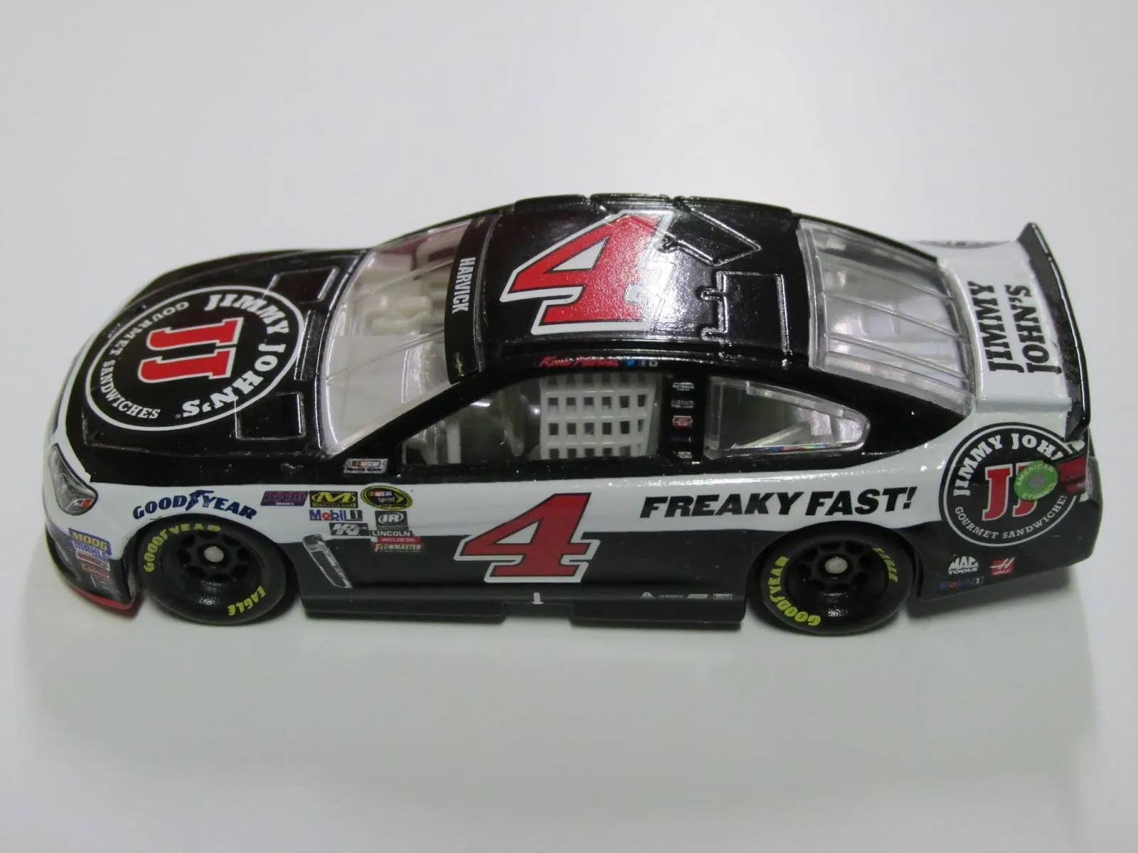 51104 nascar diecast features
