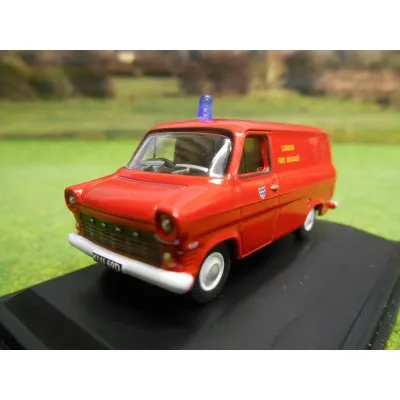 51106 oxford diecast recovery truck scale