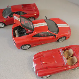 /img/51111-diecast-model-care.webp