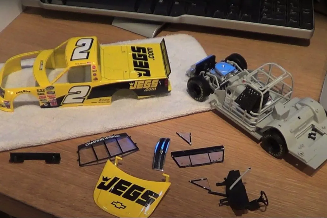 51112 diecast display case