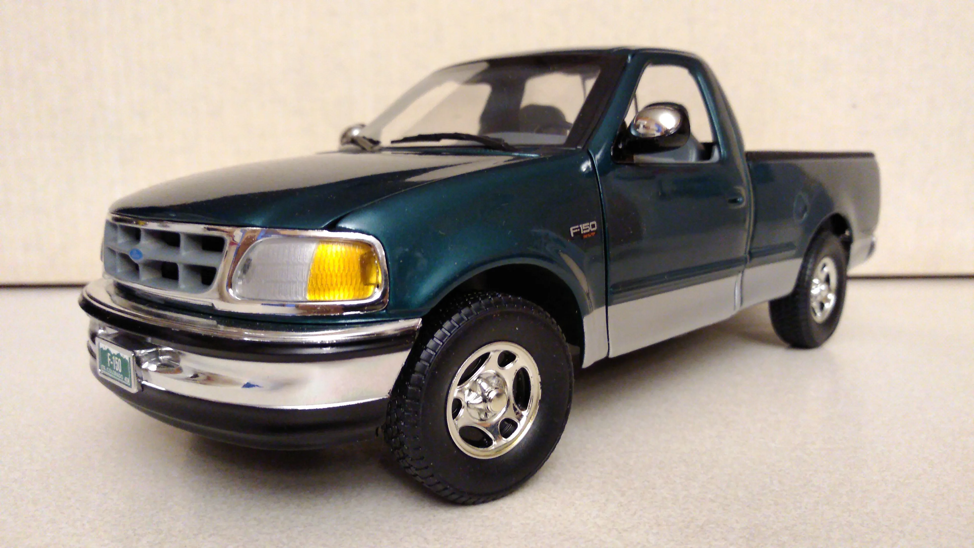 51116 diecast display case