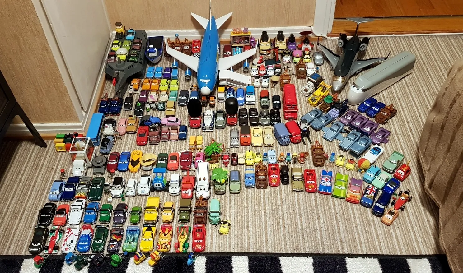51129 cars diecast display