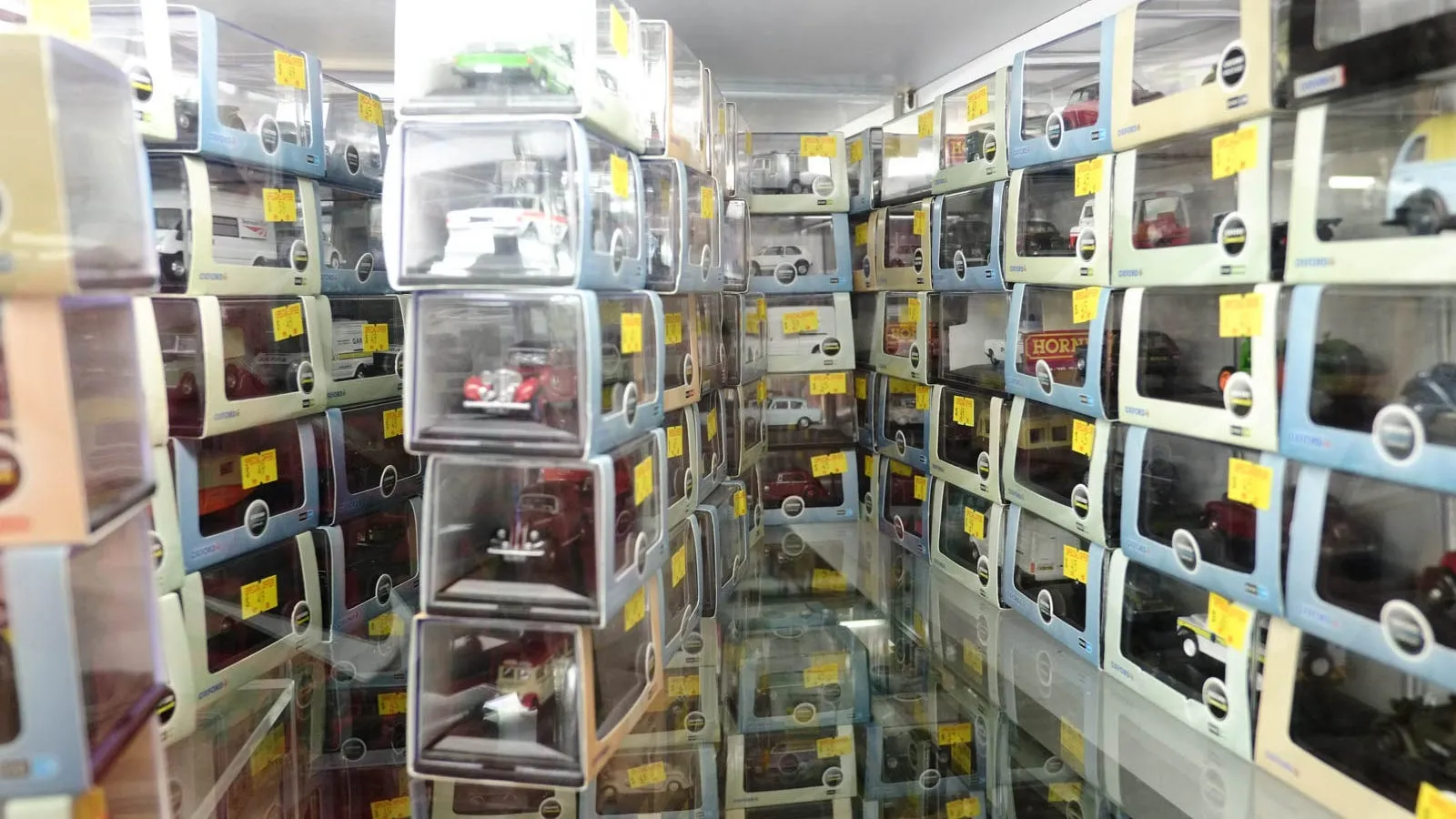 51131 shop interior diecast models