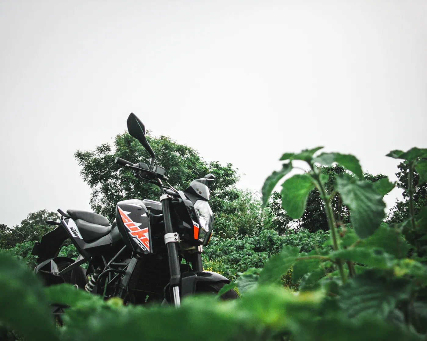 51137 ktm duke 200 diecast model 1