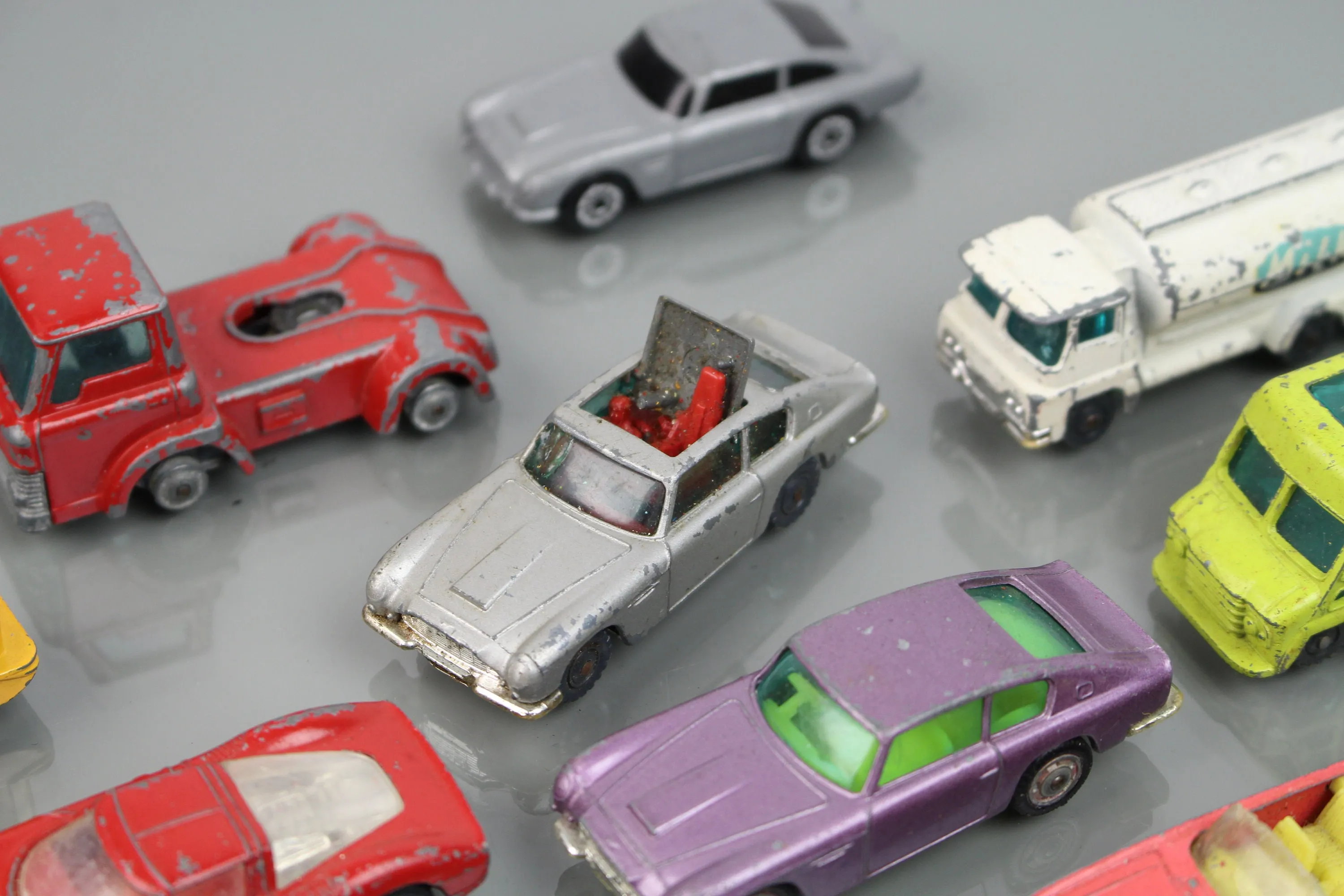 51138 husky volkswagen beetle