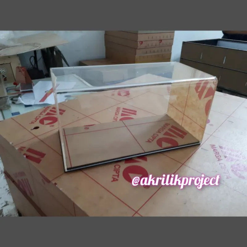 51177 wall mounted display