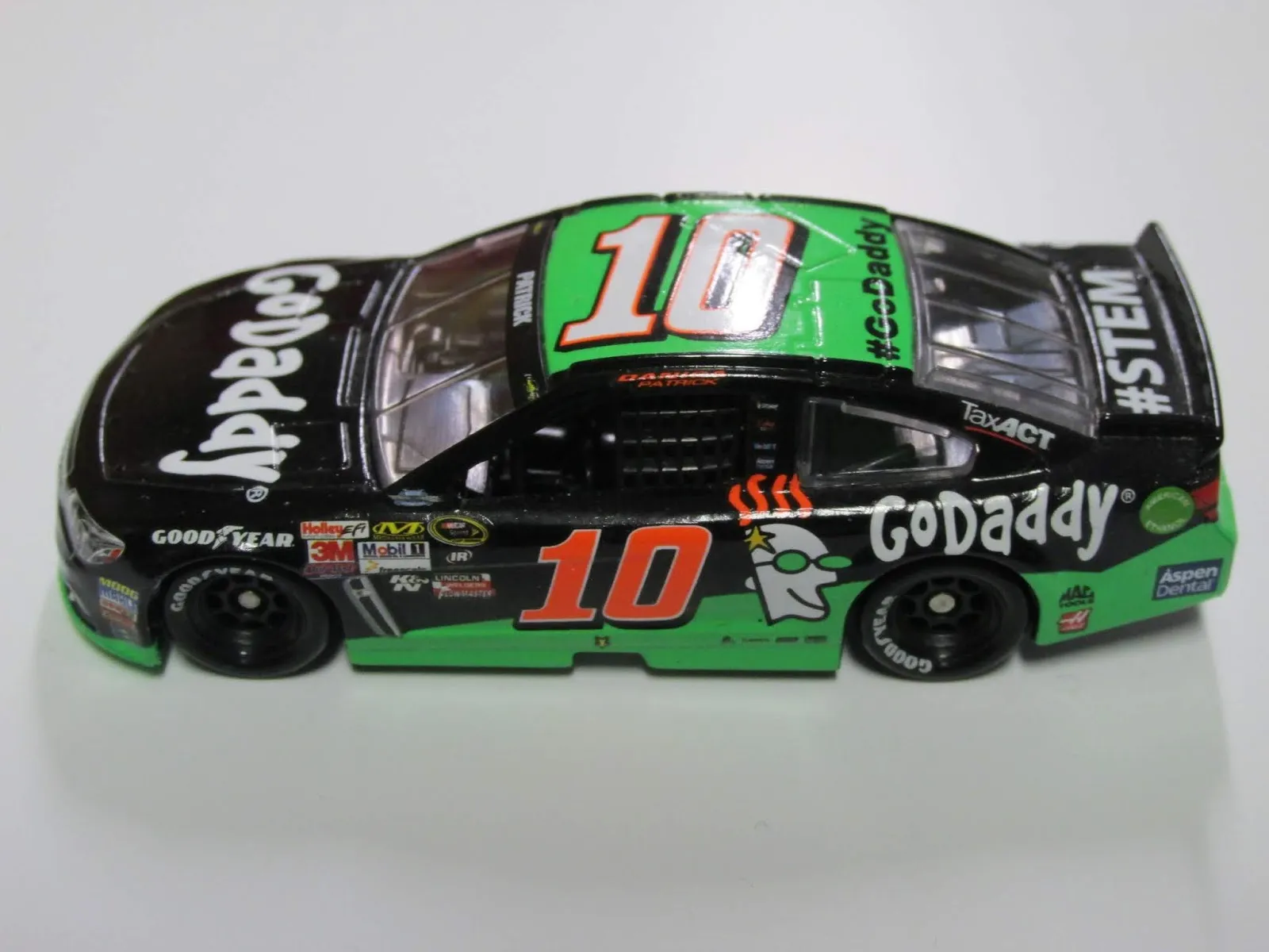 /img/51186-rare-2015-nascar-diecast.webp
