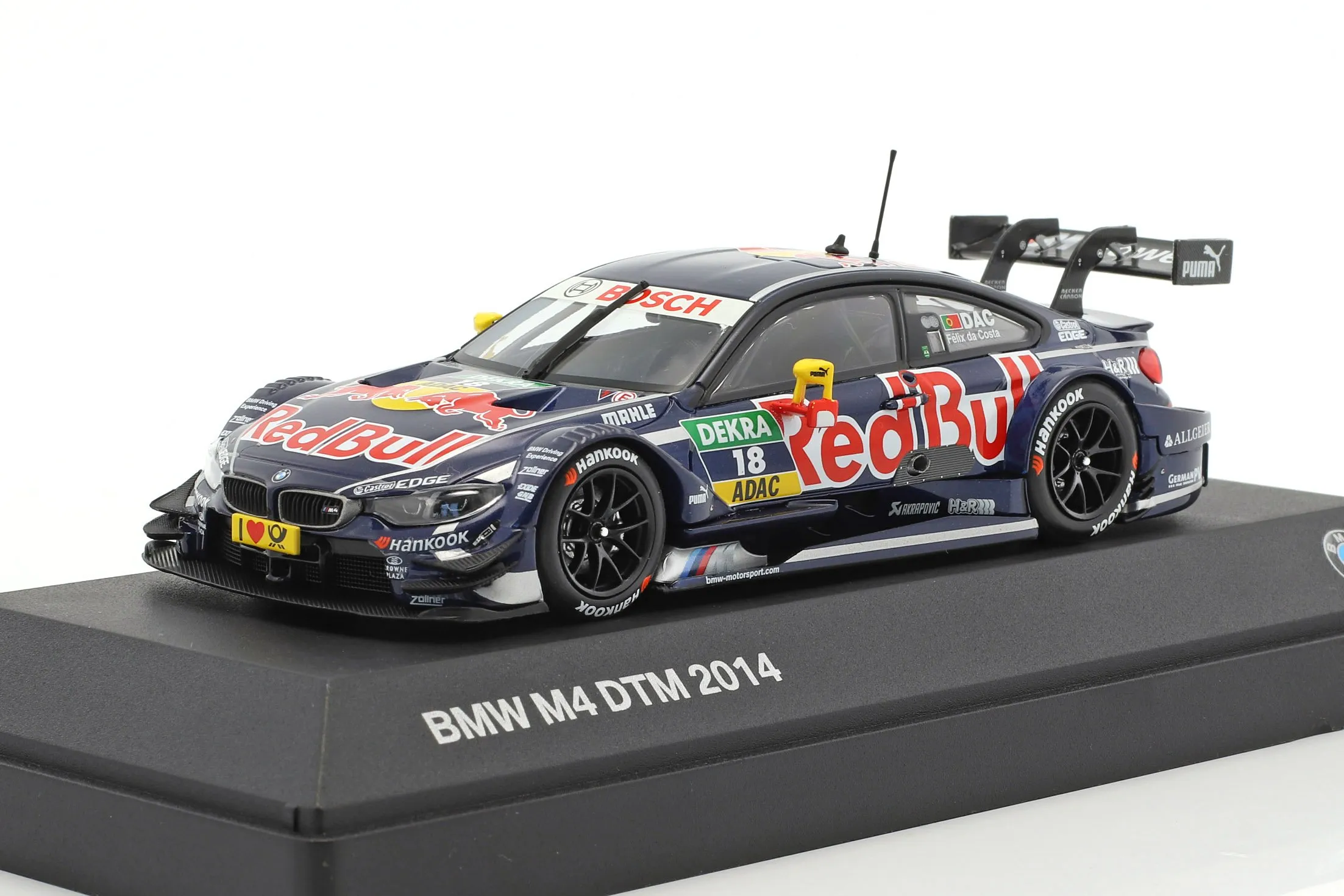 /img/51214-bmw-m4-dtm-diecast-box-set.webp