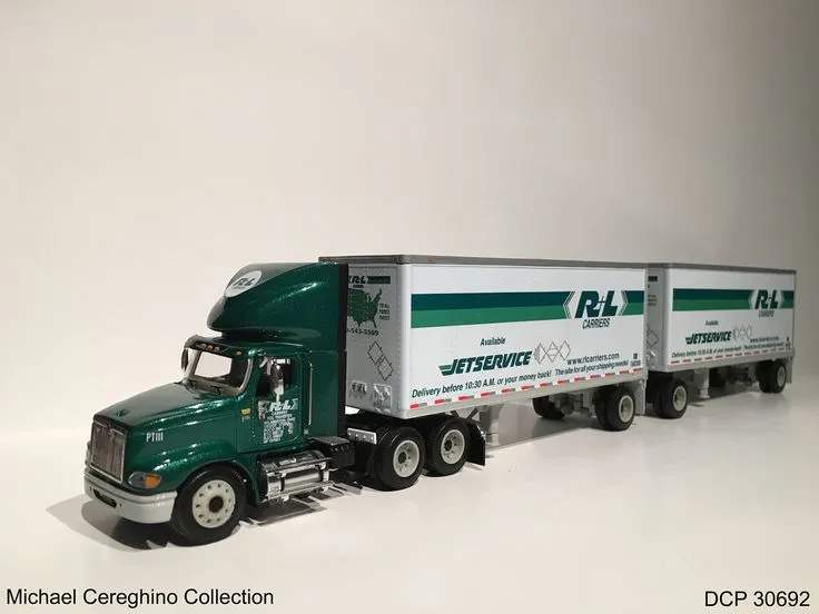 51220 uss hornet cv 8 diecast