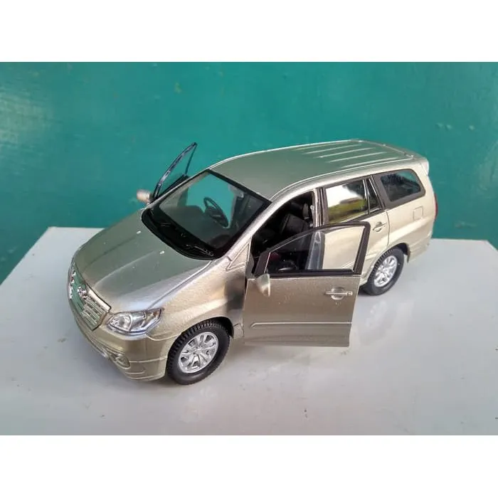 51284 innova diecast size scale