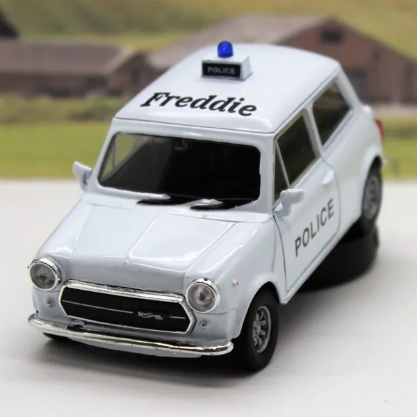 51285 police car model diecast 6