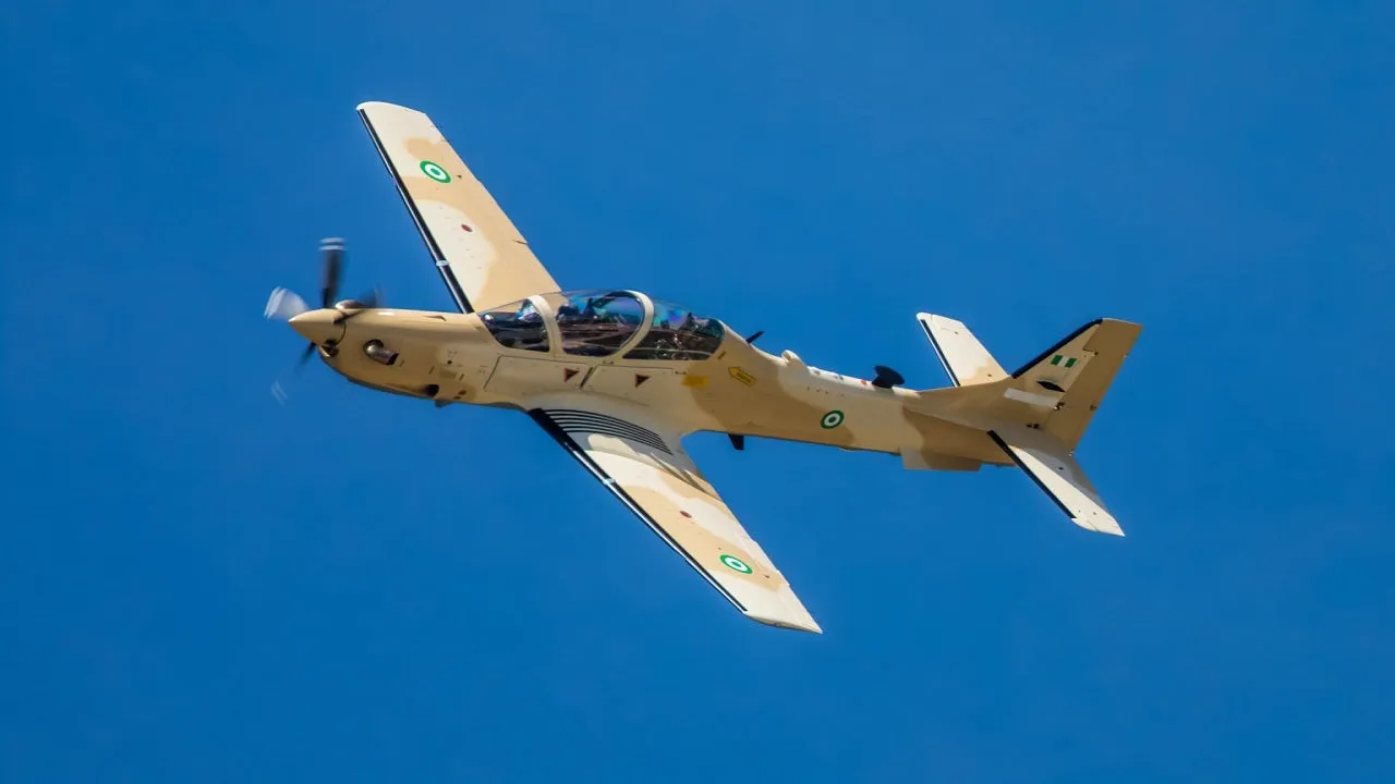 /img/51292-collecting-super-tucano.webp