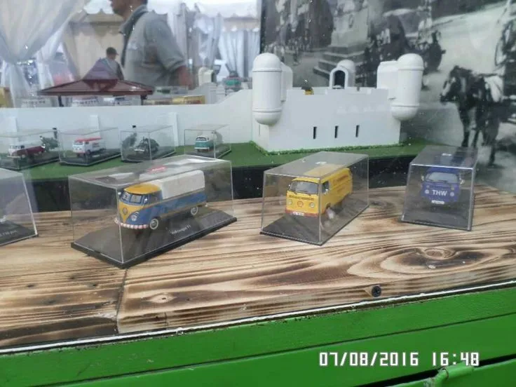 51298 budget vw alltrack diecast