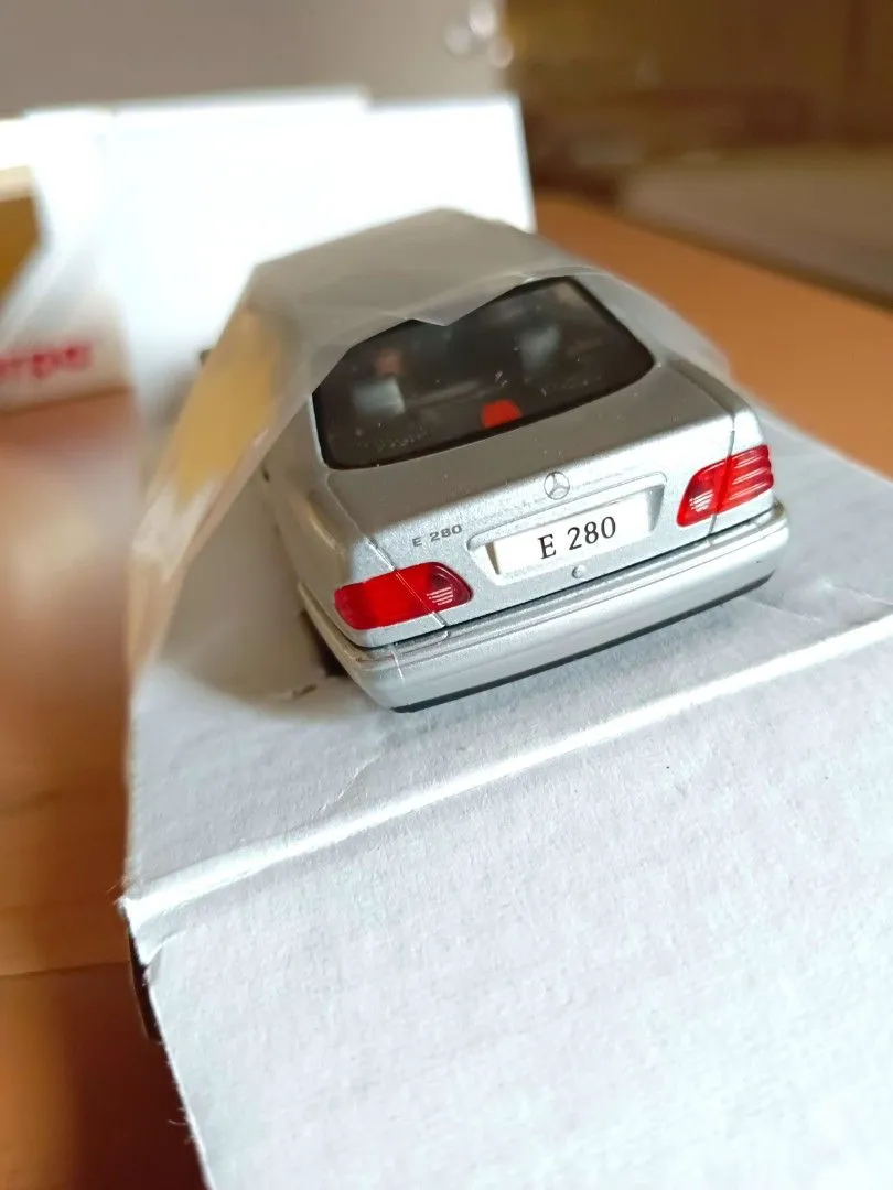 51360 w210 diecast manufacturing