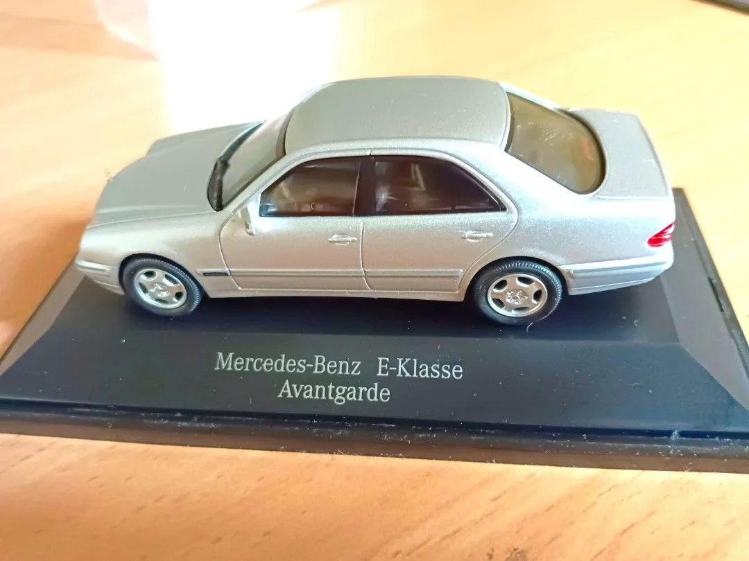51360 w210 diecast model