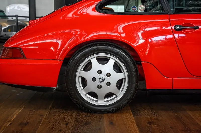 51367 red porsche 964 color