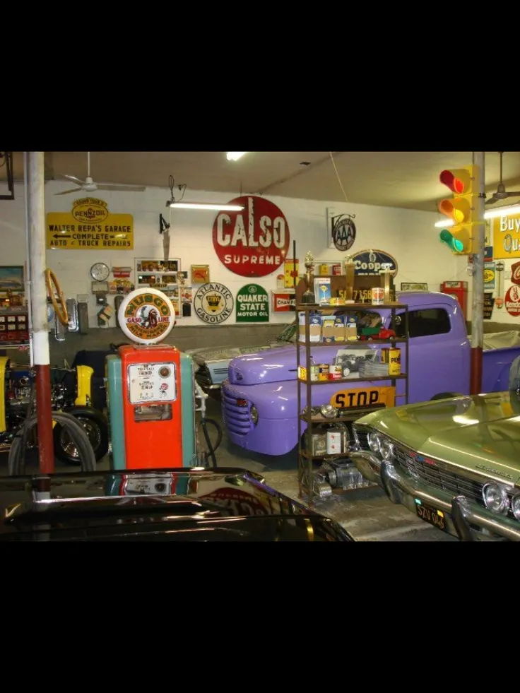 /img/51371-man-cave-diecast-cars-display.webp