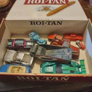/img/51381-vintage-diecast-collection.webp