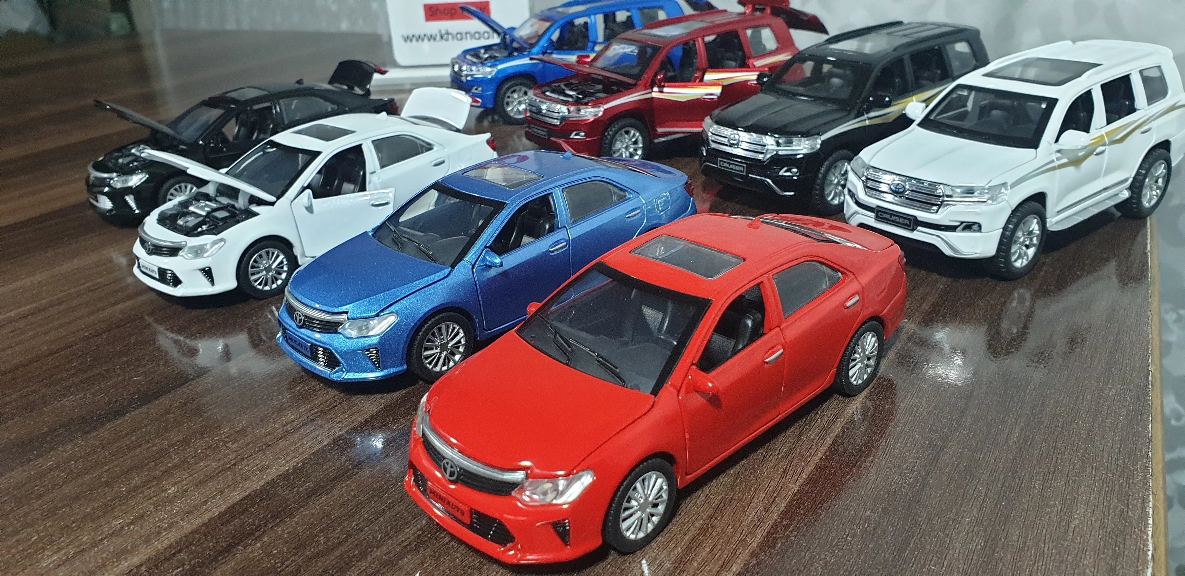 51398 diecast model cars qatar luxury car