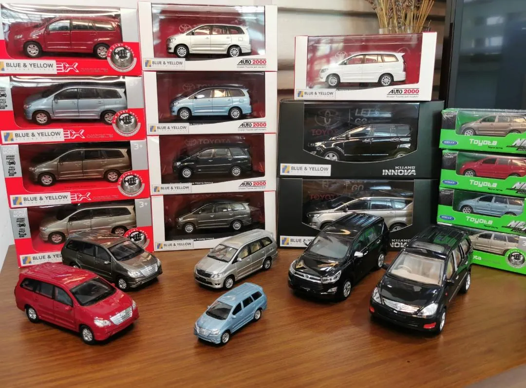 51402 innova diecast model 2