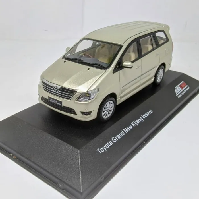 51402 innova diecast model 4