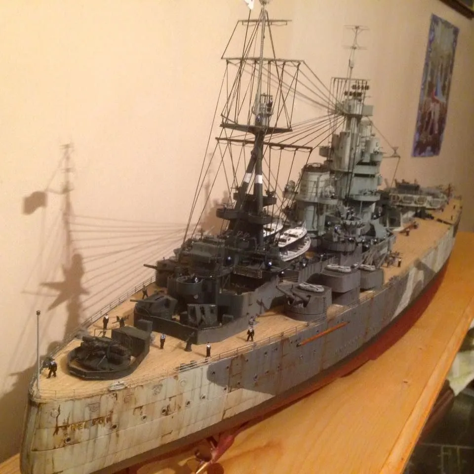 /img/51410-diecast-warships-display.webp